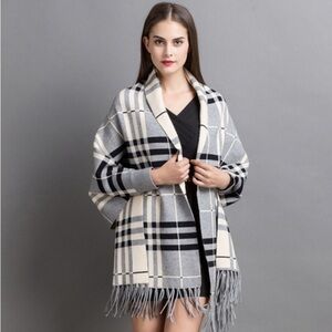 Reversible plaid cape with fringe like new